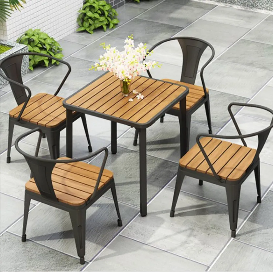 outdoor restaurant tables and chairs